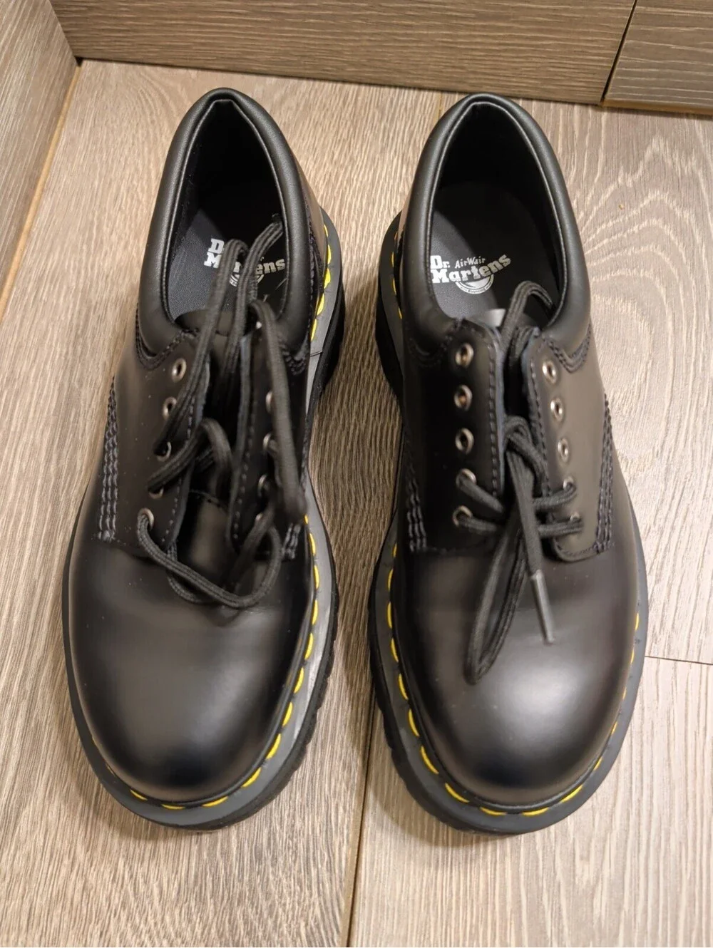 DR. MARTENS 8053 Quad Smooth Leather Platform Shoes Unisex Size M7/W8